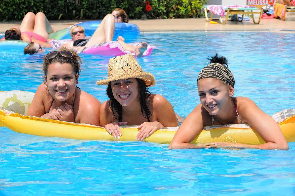 Melissa Apartments, Studios & Suites Malia Buitenkant foto